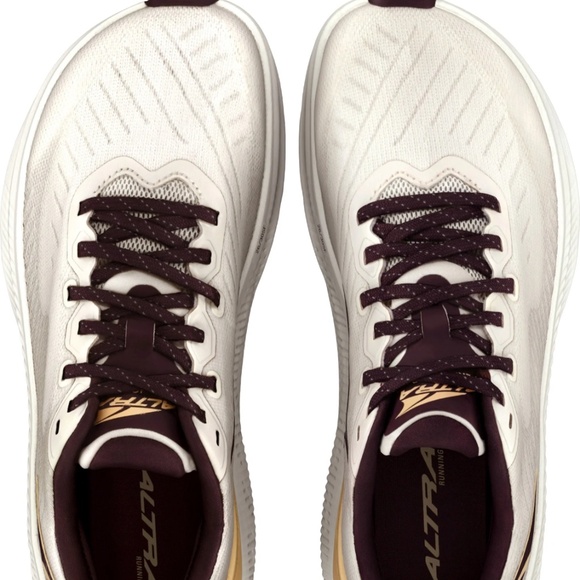 DELETED- Posh won’t let me delete listings - Picture 4 of 7